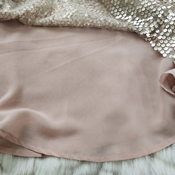 NWT Love On A Hangar Nude Sequince V Neck Tank Top Sz M - Picture 3 of 9